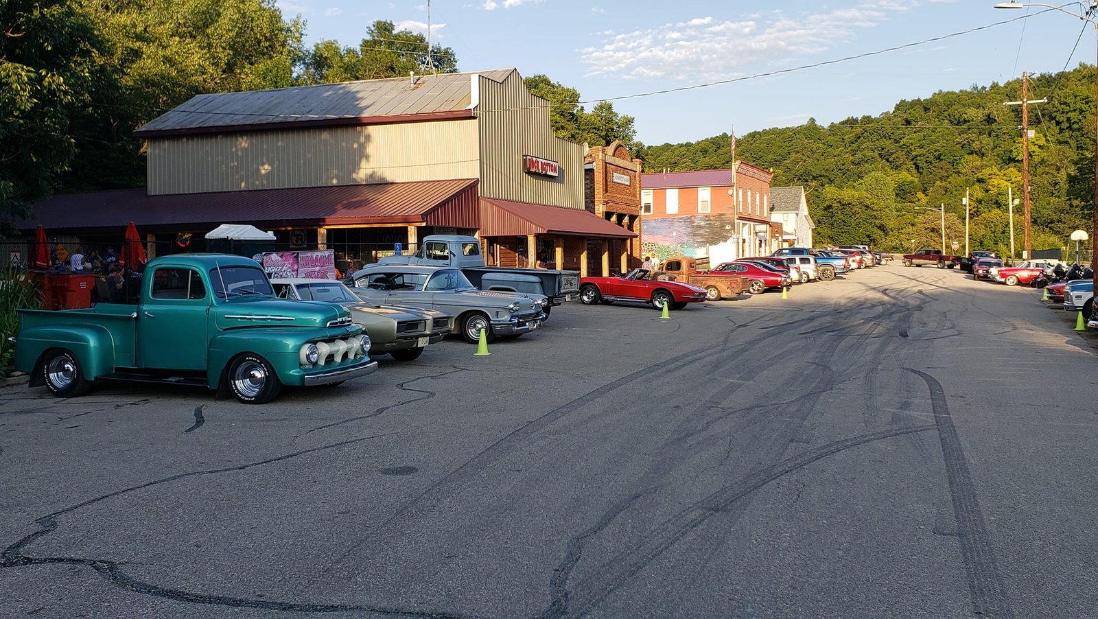 Rock Bottom Bar Restaurant in Hammond, MN